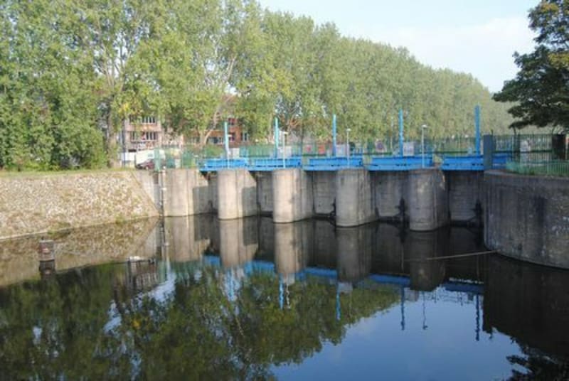 Bergues Mal-les-Bains par les canaux et le bois des forts, - Quaëdypre