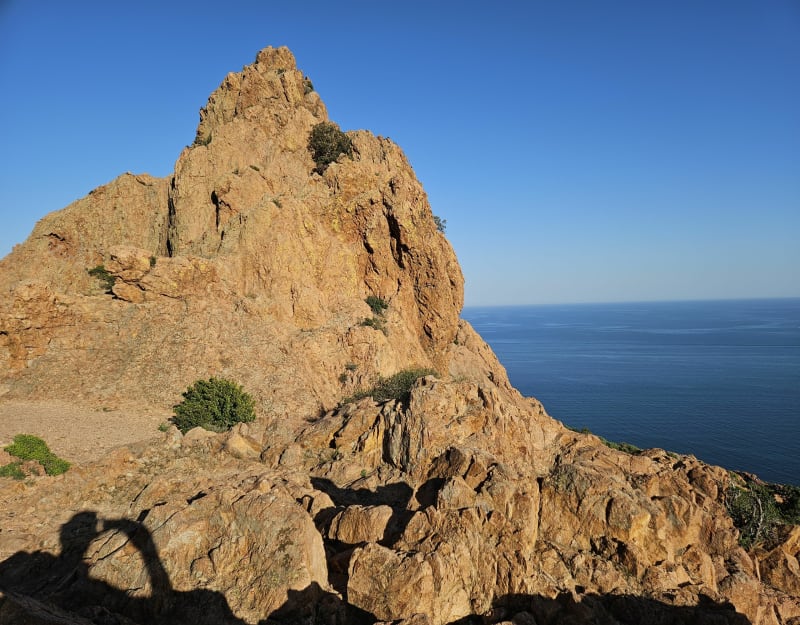 Rocher de St-Barthélémy par le haut - Saint-Raphaël