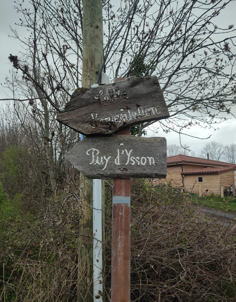 À la découverte du Puy D'Ysson en partant de Meilhaud - Meilhaud