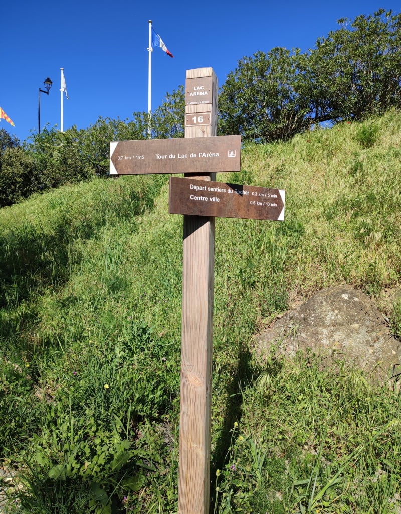 Tour du lac et village de Roquebrune-sur-Argens - Roquebrune-sur-Argens