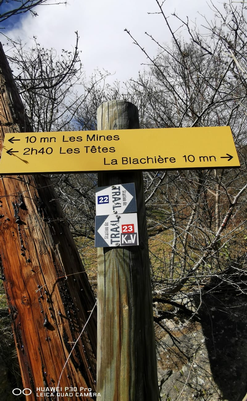 Belle balade verLes mine d'argent dans la vallée du fournel - L'Argentière-la-Bessée