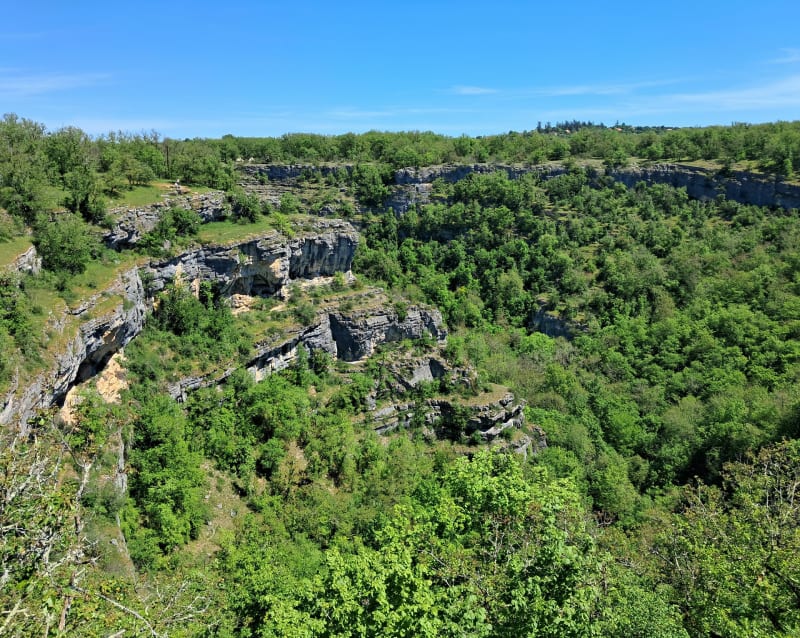 Les bords de L'Alzou par la falaise - Rocamadour