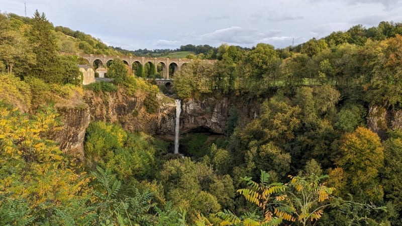 De Verlhac à la cascade de Salins - Mauriac