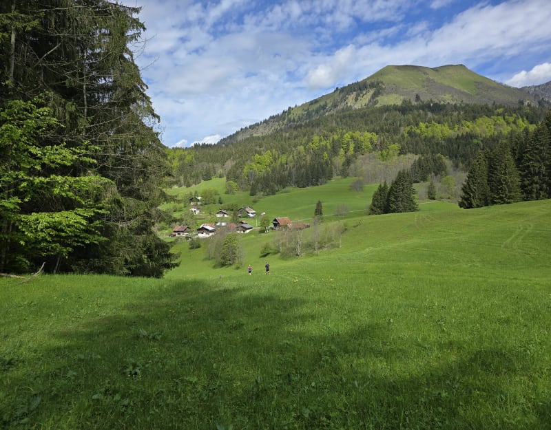 La chapelle de Chantemerle par la forêt des Suets - Samoëns