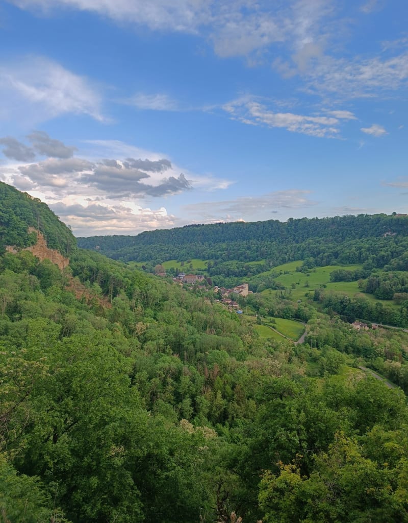 De Poligny à Chamole avec superbe vue du Trou de la Lune - Poligny