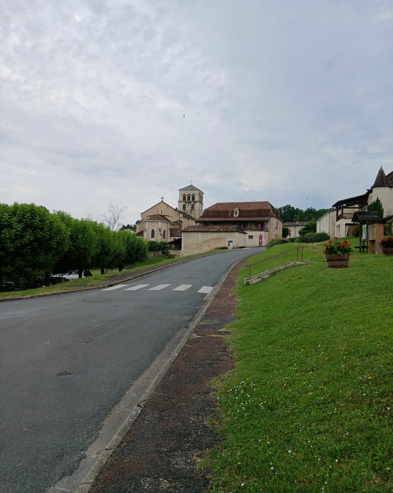 Boucle du château de Mauriac - Douzillac