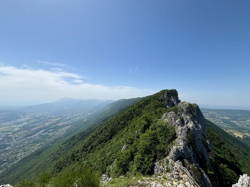 La dent du Chat sur les hauteurs du lac du Bourget - Le Bourget-du-Lac