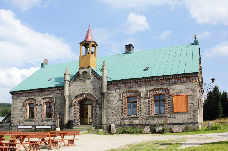 Schronisko Orle z Jakuszyc – wyjątkowy budynek i atrakcja regionu - Szklarska Poręba