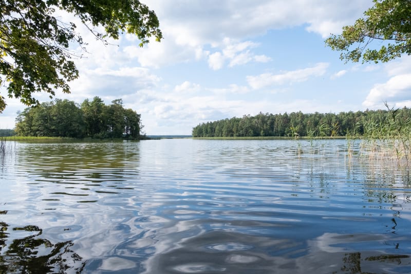 Jezioro Mokre - niemal 10 kilometrów na łonie natury - Krutyń