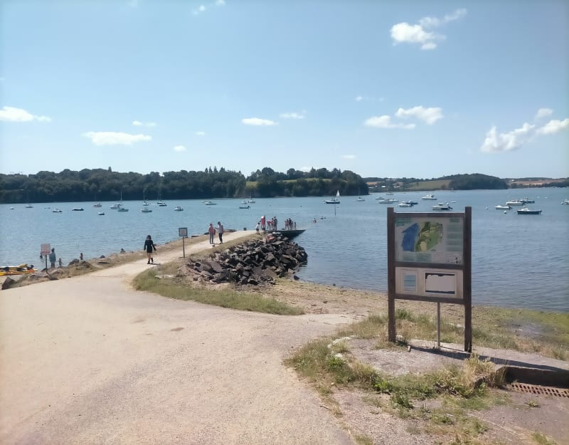 La Ville-esNonais par les bords de Rance - La Ville-és-Nonais