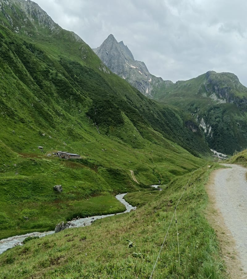 Refuge du Roc de la pêche depuis Prioux - Pralognan-la-Vanoise