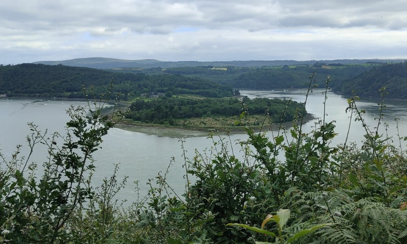 Landévennec et vue sur le cimetière des anciens bateaux - Landévennec