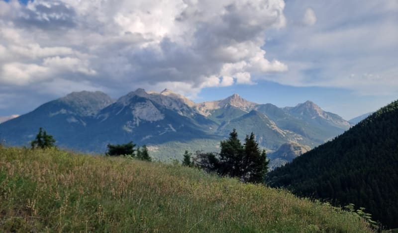 Vers la croix d'Aquila - Puy-Saint-André
