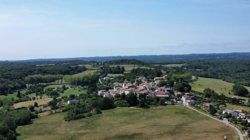 Fraisse-Cabardès et sa falaise - Fraisse-Cabardès
