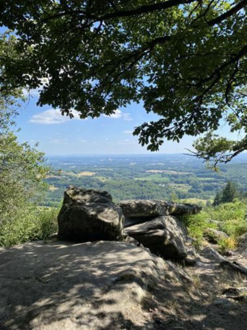 Sentier de la Pierre Branlante - La Jonchère-Saint-Maurice