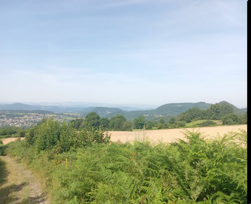 Au pied du Mont Rouge - Saint-Julien-Chapteuil