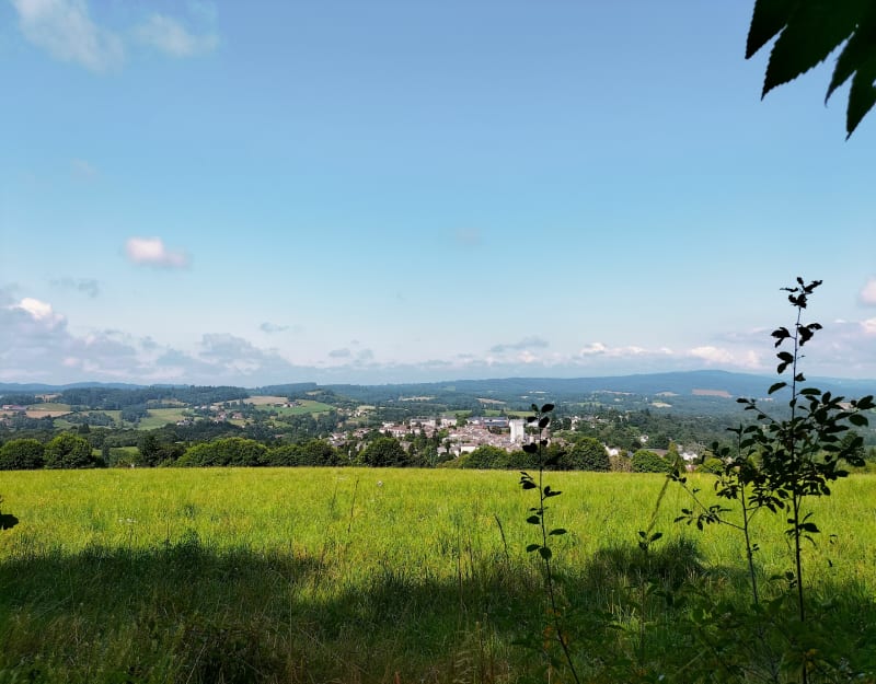 Vers le point le plus haut de Bourganeuf - Bourganeuf