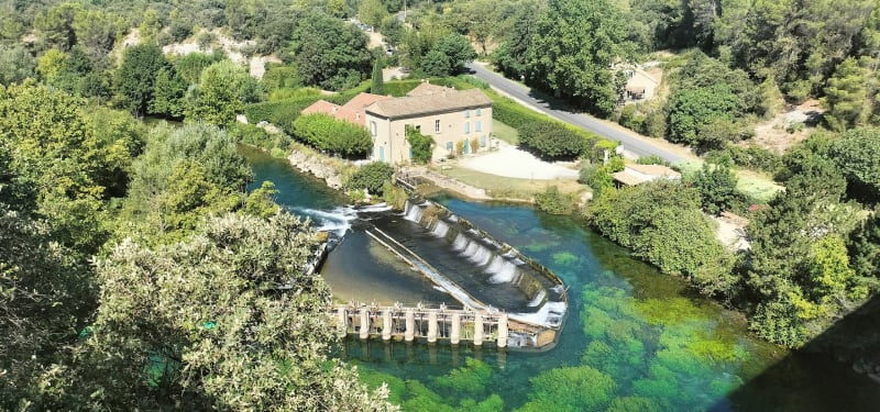 Balade autour de la Fontaine de Vaucluse et son aqueduc - Fontaine-de-Vaucluse