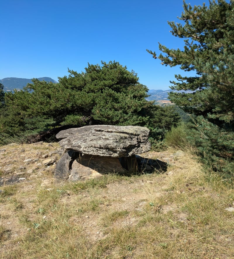 Dolmen du Villard - Le Lauzet-Ubaye