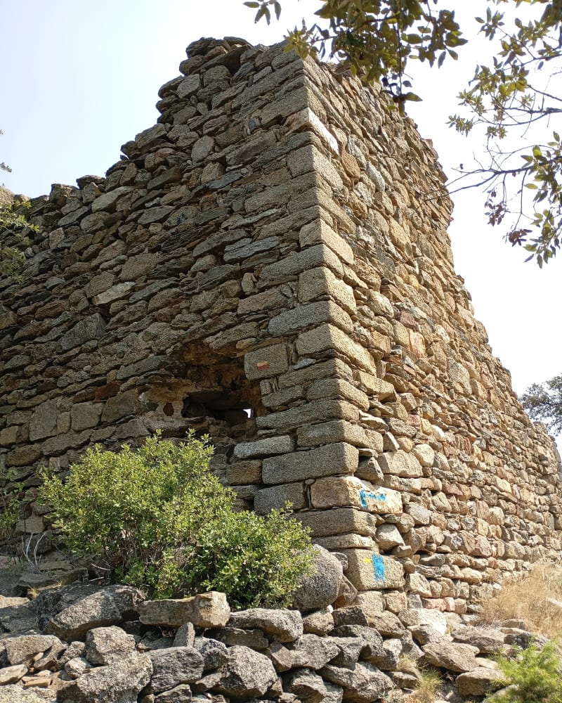 Vieux Rodès et carrière de granite - Rodes