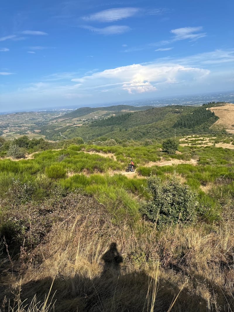 Entre chemins et bitume dans le Beaujolais - Corcelles-en-Beaujolais