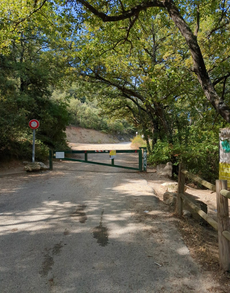Pilon du Roi depuis le parking VTT - Mimet