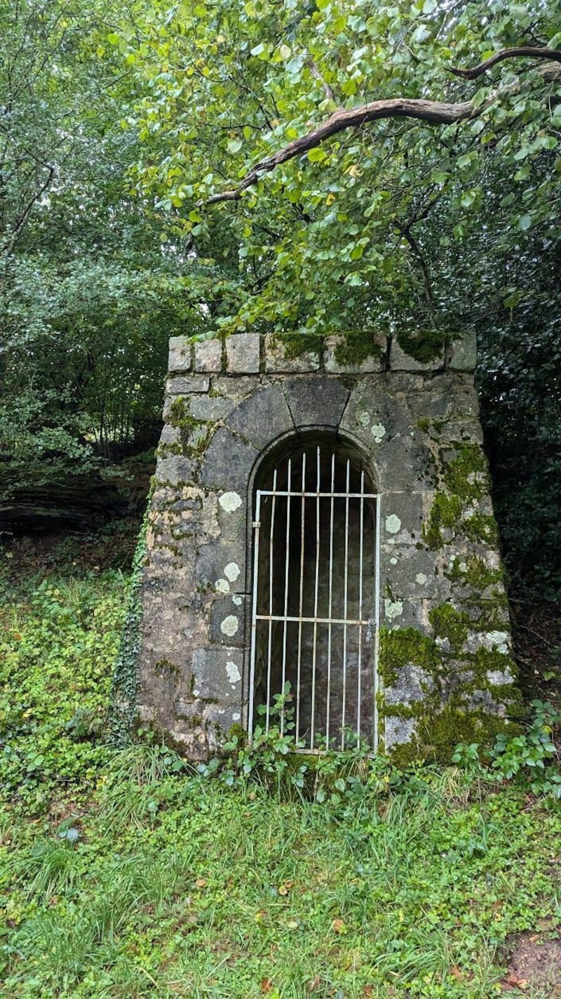 Fontaine Bellie d'Ouroux en Morvan - Ouroux-en-Morvan