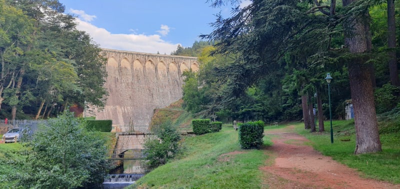 Les Barrage de Renaison, par l'Ambaloup - Renaison