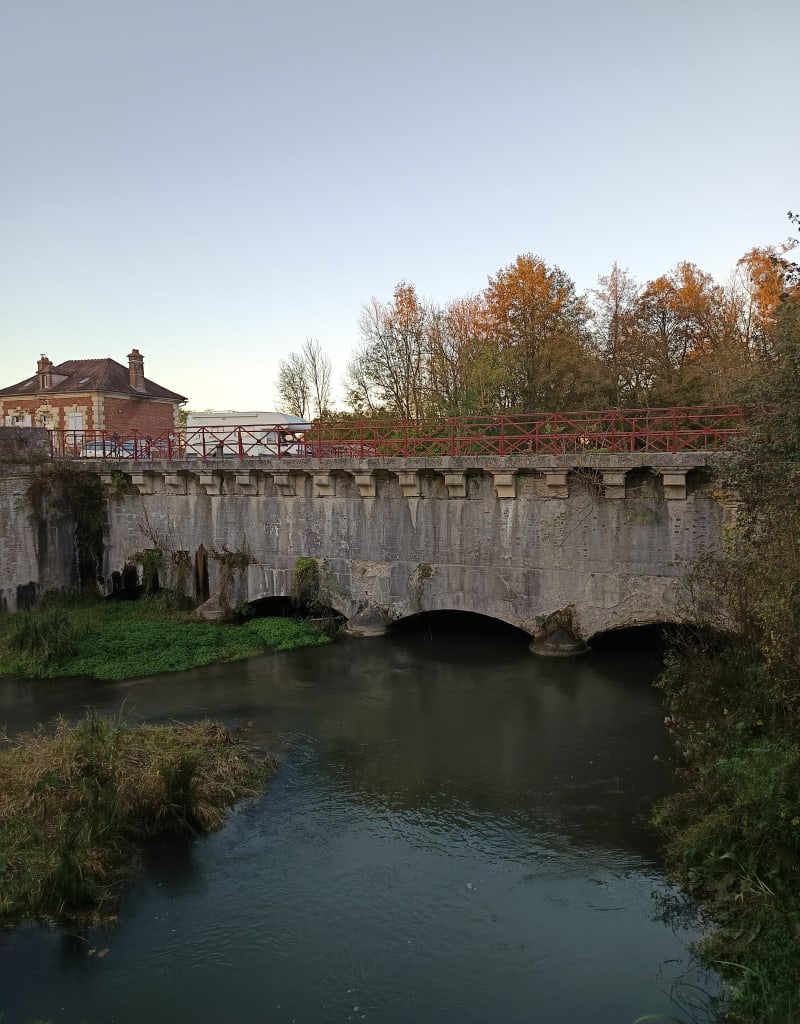 Marche le long du canal - Brienon-sur-Armançon