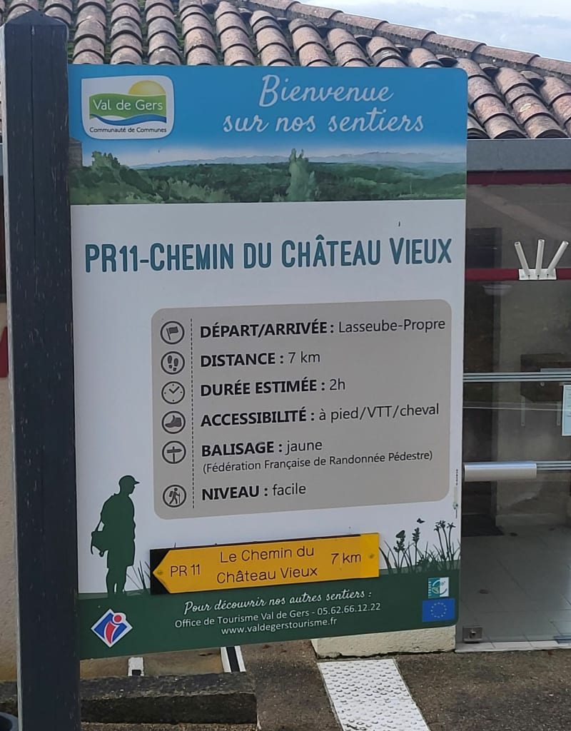 Chemin du Château Vieux à LASSEUBE PROPRE - Lasseube-Propre