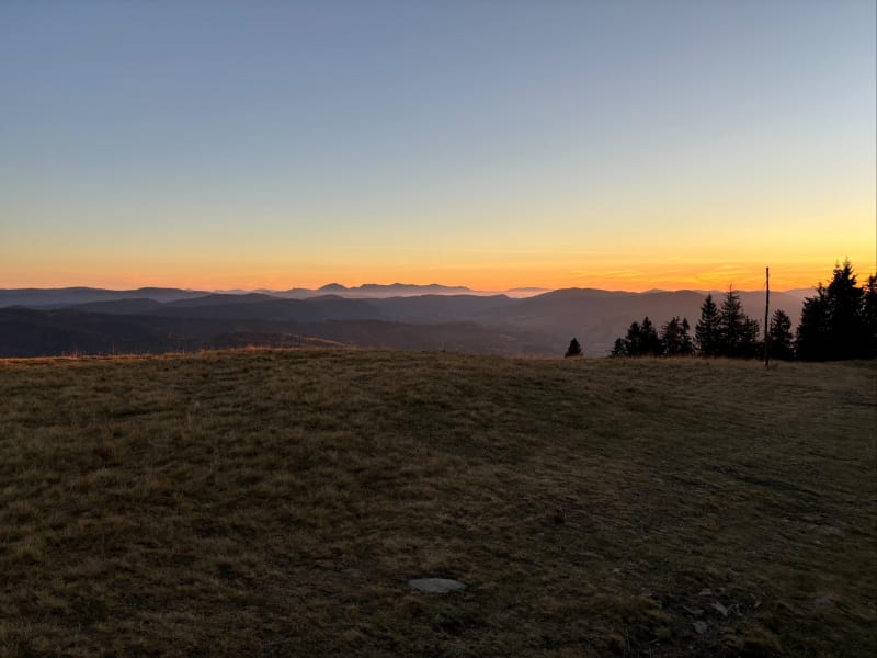 Pętla na Krawcowy Wierch i Rysiankę z panoramą Tatr - Złatna
