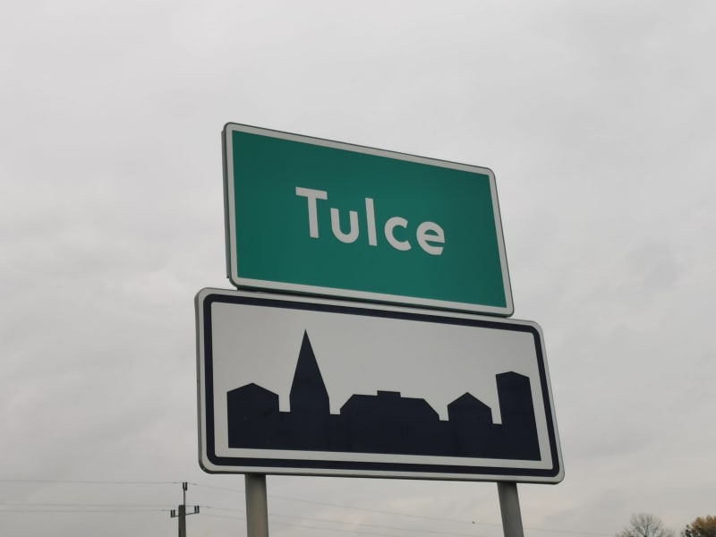 Wzdłuż granic wsi Tulce i Kościół pw. NMP w Tulcach - Tulce