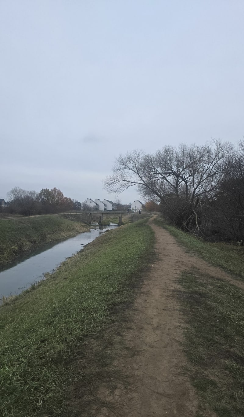 Wzdłuż rzeki Długiej - Warszawa
