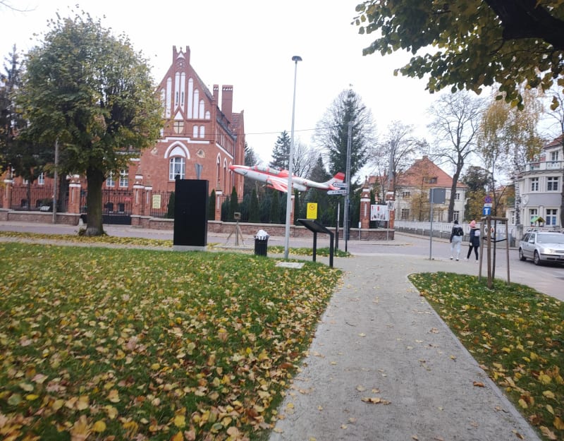 Iskra, cmentarze, Nogat - Malbork