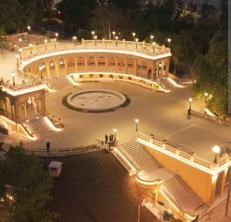 Promenadą Staromiejski do Bastion Sakwowy i rynek - Wrocław