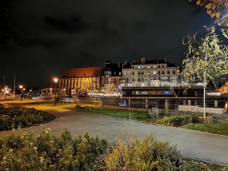 Spacer z Placu Bema wzdłuż wysp wrocławskich - Wrocław