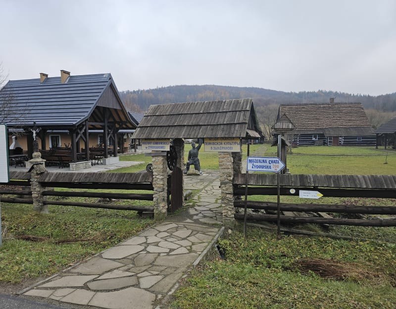 Przełęcz Dukielska - trasa z Zyndranowej - Zyndranowa