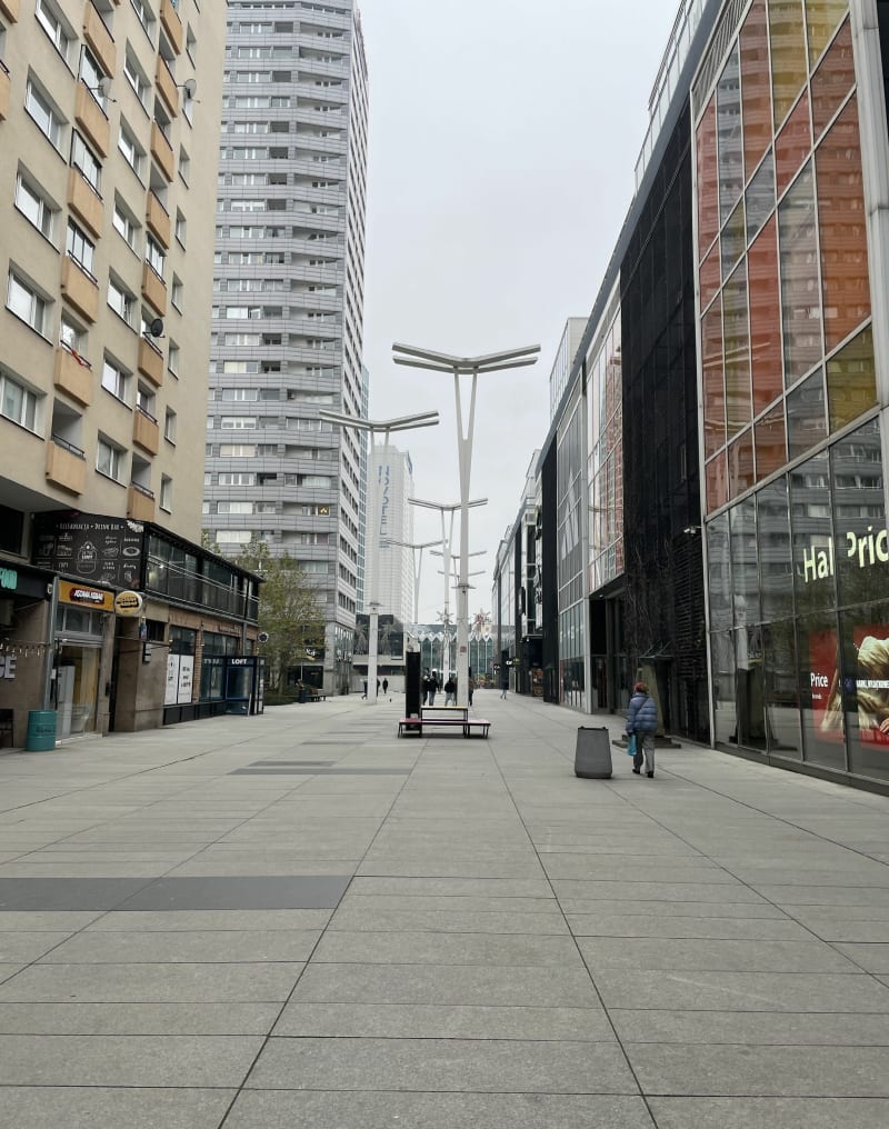 Spacer po klimatycznej Pradze: Ząbkowska i Koneser - Warszawa