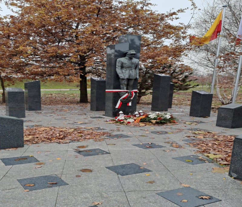 Ku Wiśle - jesienią po Kępie Wieloryb - Warszawa