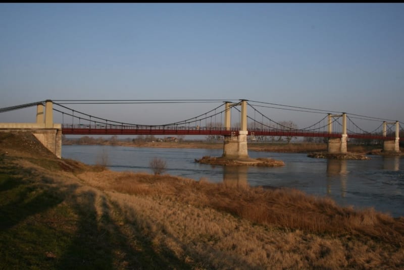 Rive droite / Rive gauche le long de la Loire près d'Orléans - Ingré
