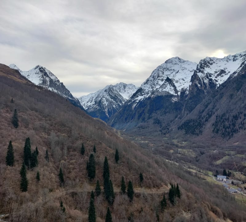 Boucle en panorama au dessus d'Estarvielle - Estarvielle