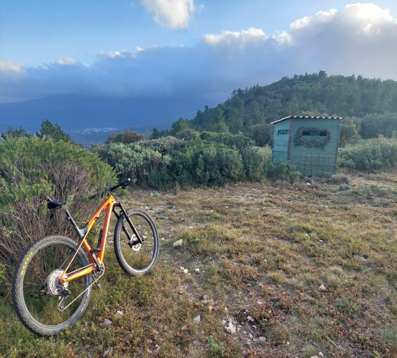 La citerne de Montmorin 587 m depuis la Sambuc et retour Nans - Nans-les-Pins