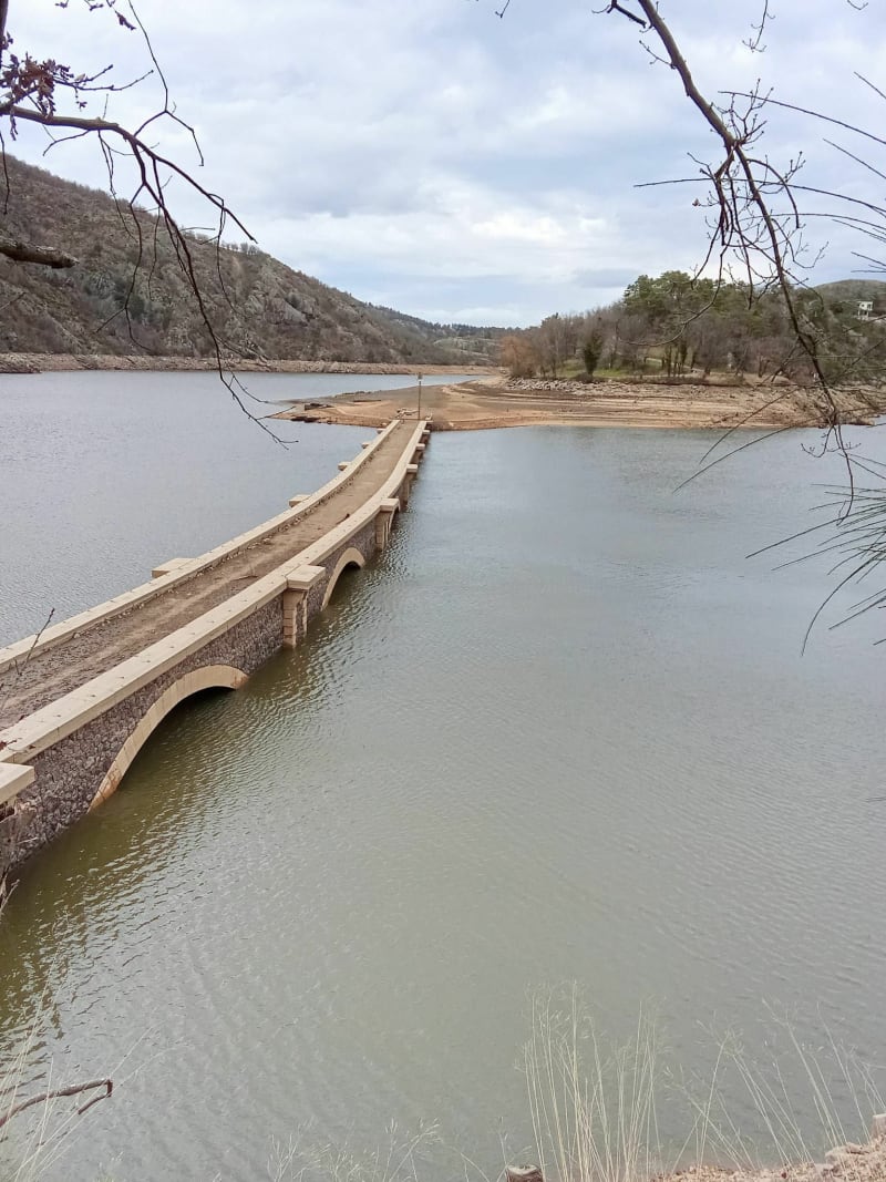 Boucle de la Loire autour du lac de Grangent - Saint-Étienne