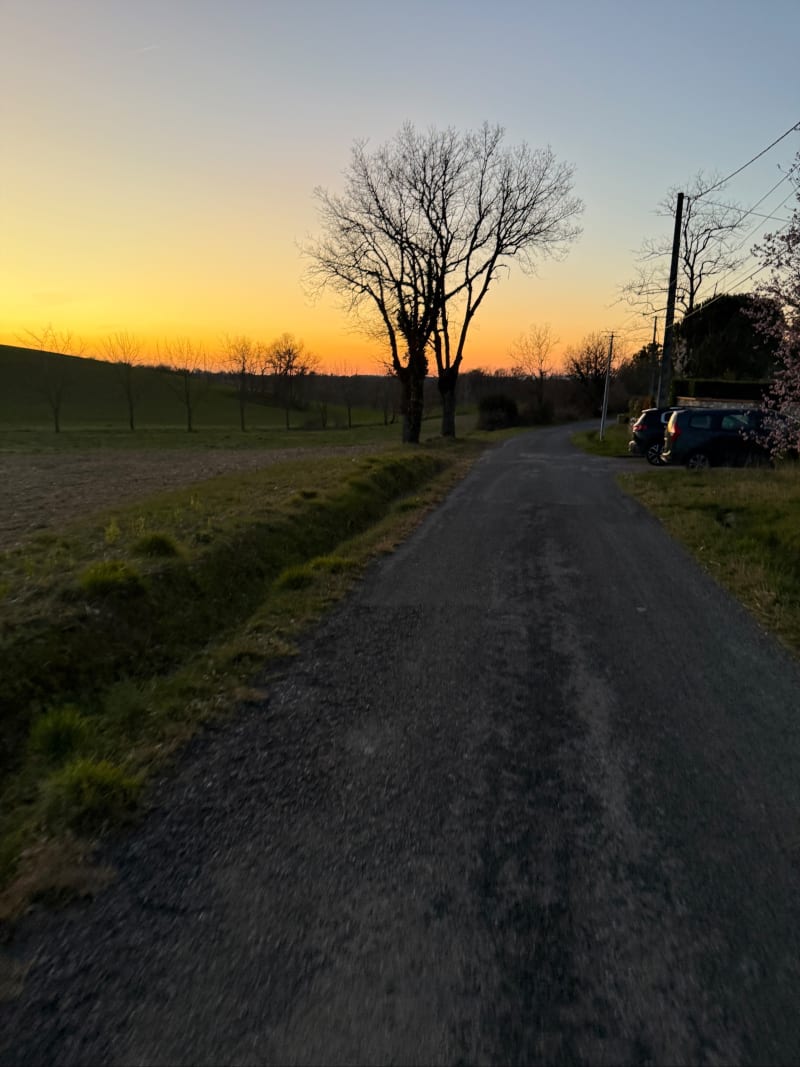 Marche dans la campagne, voie verte, sentier du train - Puygouzon