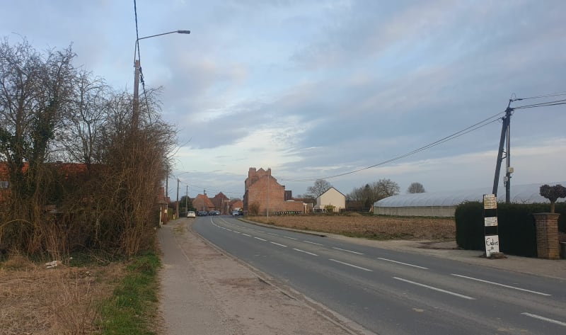 Entre village et campagne, par Mouchin - Mouchin
