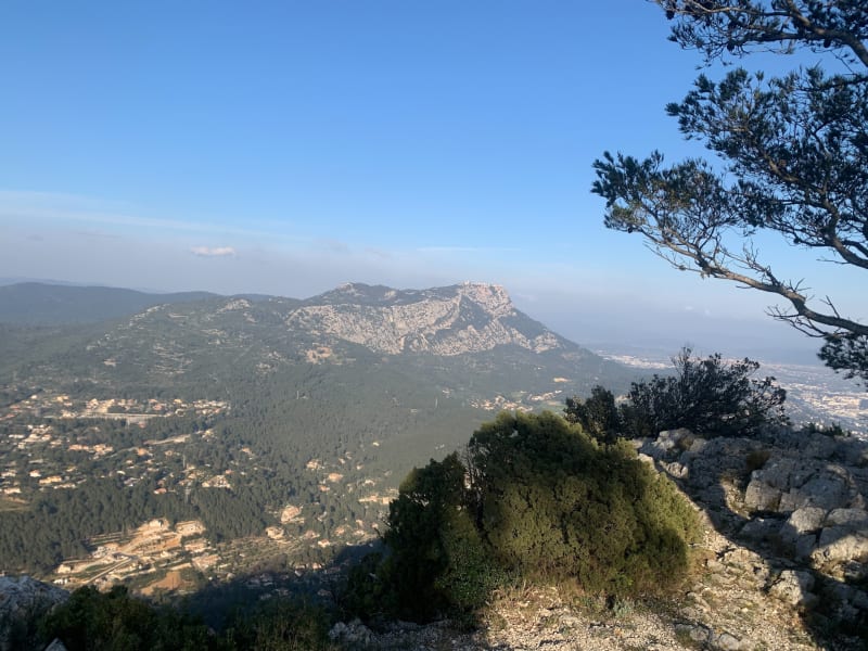 Mont Faron depuis le parking du mémorial - Toulon