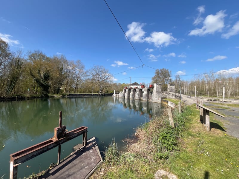 Promenade digestive aux abords de l’écluse - Saint-Jean-d'Angély