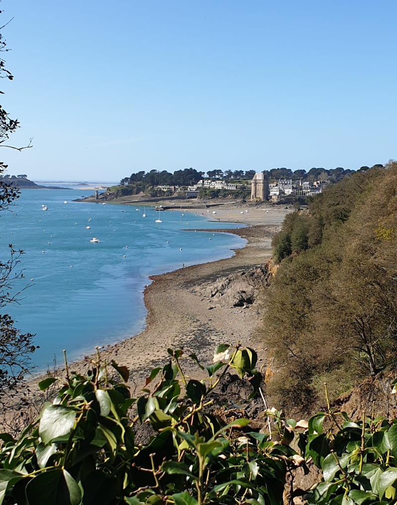 De la plage du Vau garnis à la tour Solidor - Saint-Malo