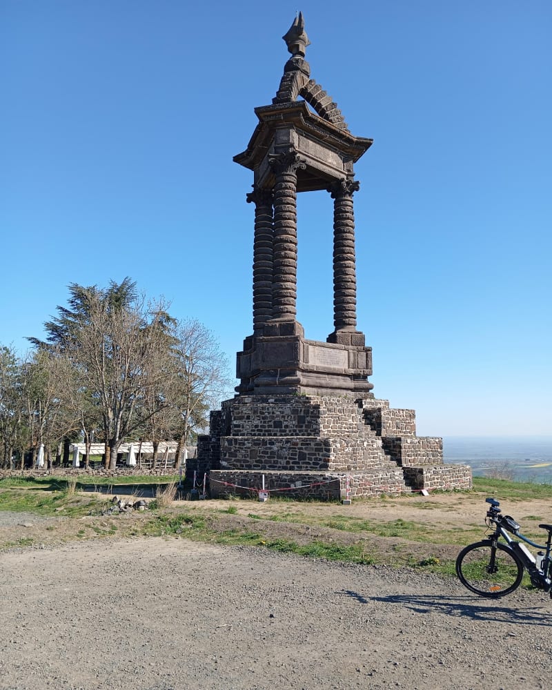 Tour du plateau de Gergovie, par La Roche-Blanche - Beaumont