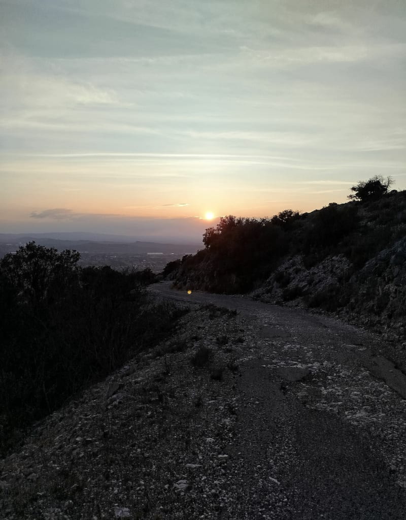 Montée au Bastion du Pradon - Cheval-Blanc